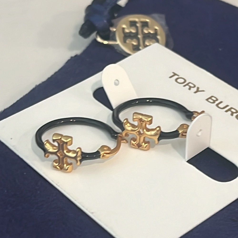 Tory Burch Small Hoop. - Picture 9 of 16